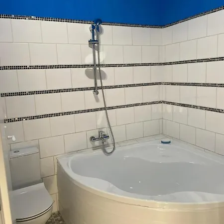 بيت شباب Doly 4 Bouzov