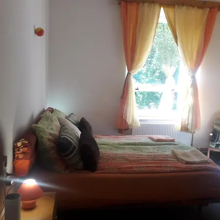 Doly 4 Hostel *